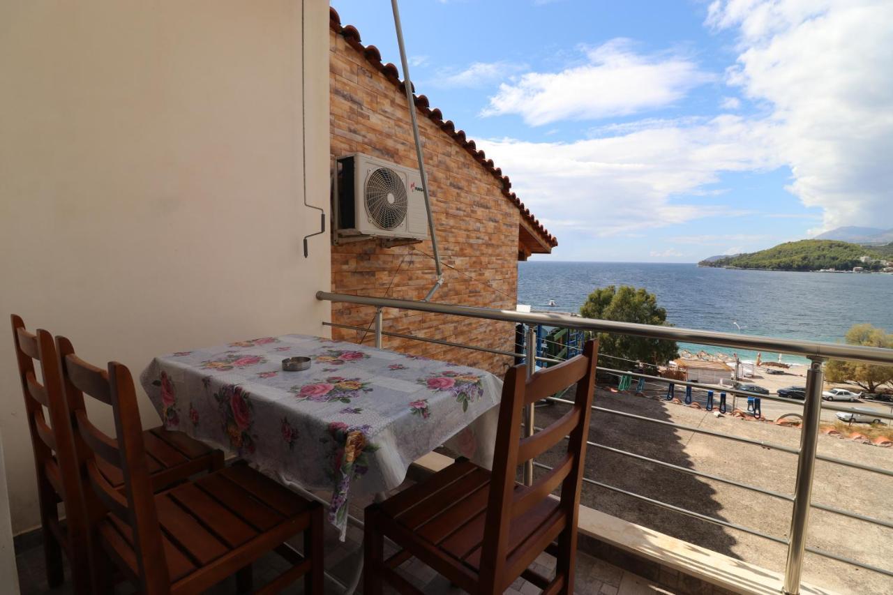 Rooms With View Himare Exterior photo